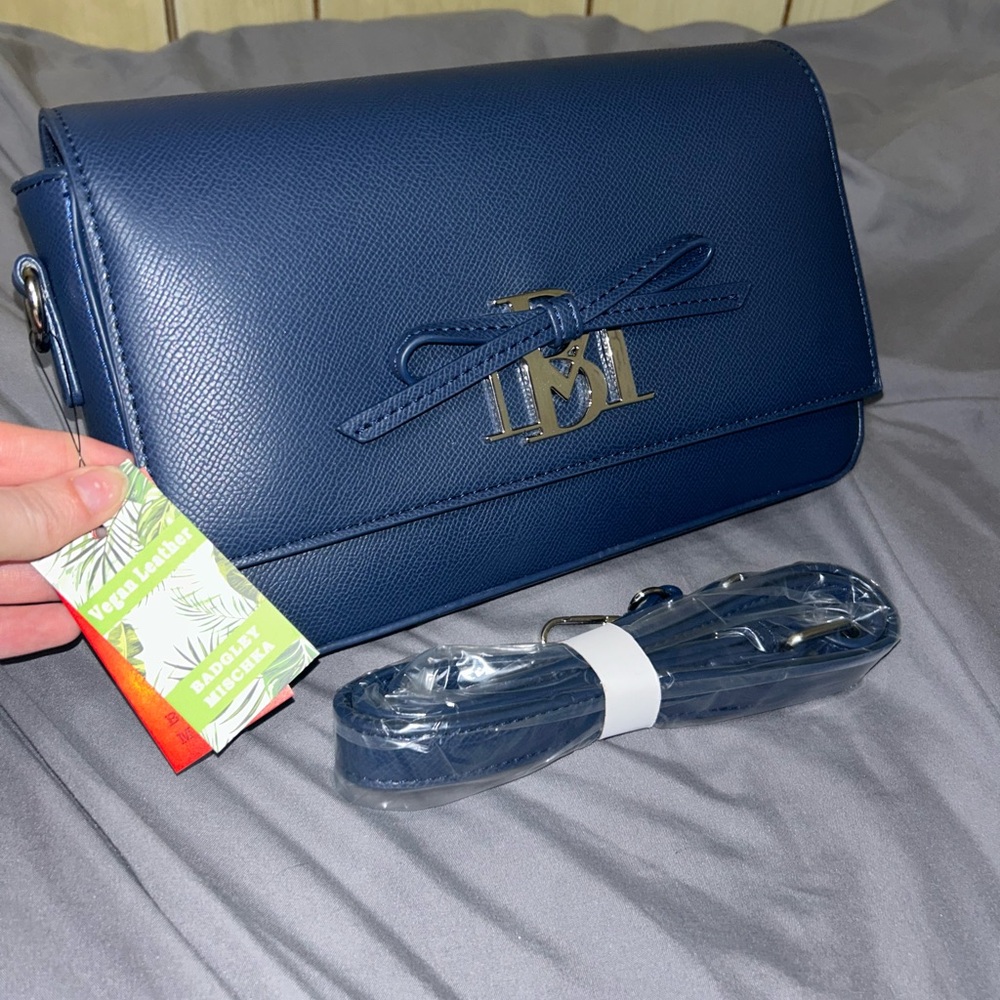 NWT Blue crossbody badgley mischka